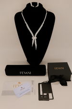 Last inn bildet i gallerivisningen, Pearl necklace on a black stand with FEVANI packaging and accessories on a beige surface